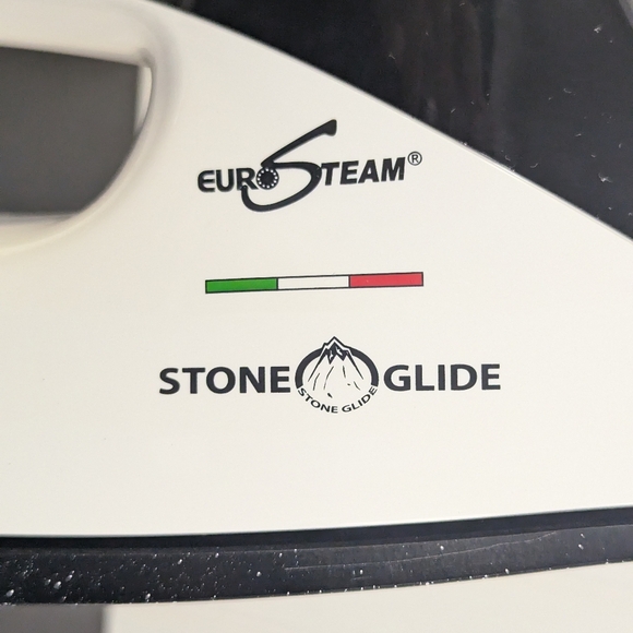 EUROSTEAM Stone Glide Model 6198 Steam Iron With Pressurized Generator1000W - Picture 6 of 11